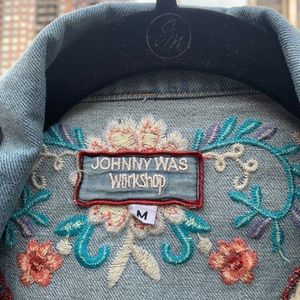Denim jacket with embroidery